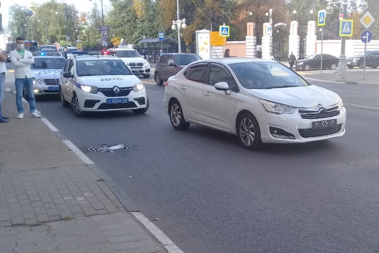 62-летняя женщина-пешеход серьезно пострадала в ДТП в центре Твери