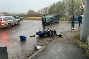 В Бологое столкнулись легковушка и мотоциклист