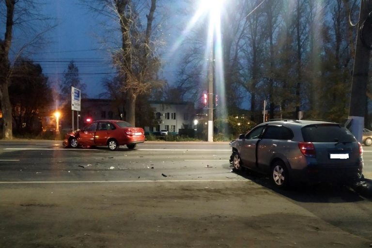 Двое взрослых и ребенок пострадали в ДТП на Московском шоссе в Твери