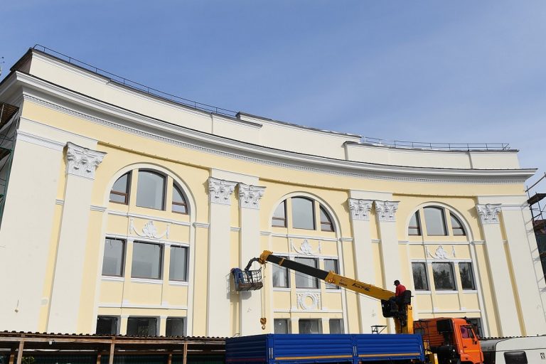 Завершается ремонт фасада Дворца бракосочетаний в Твери