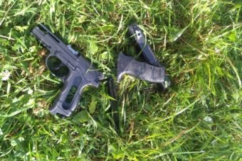 В Тверской области мужчина стрелял из пистолета по окнам жилого дома