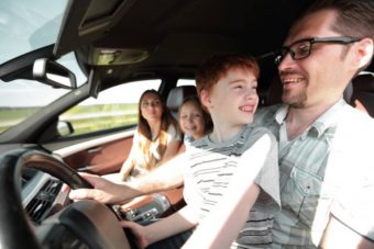 Многодетные семьи в Тверской области обзаведутся автомобилями