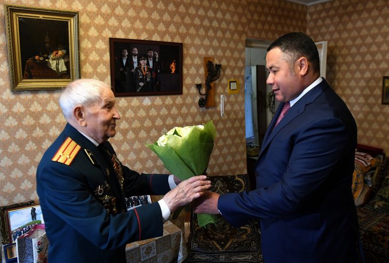 Губернатор Игорь Руденя вручил ордена Почёта ветеранам Великой Отечественной войны
