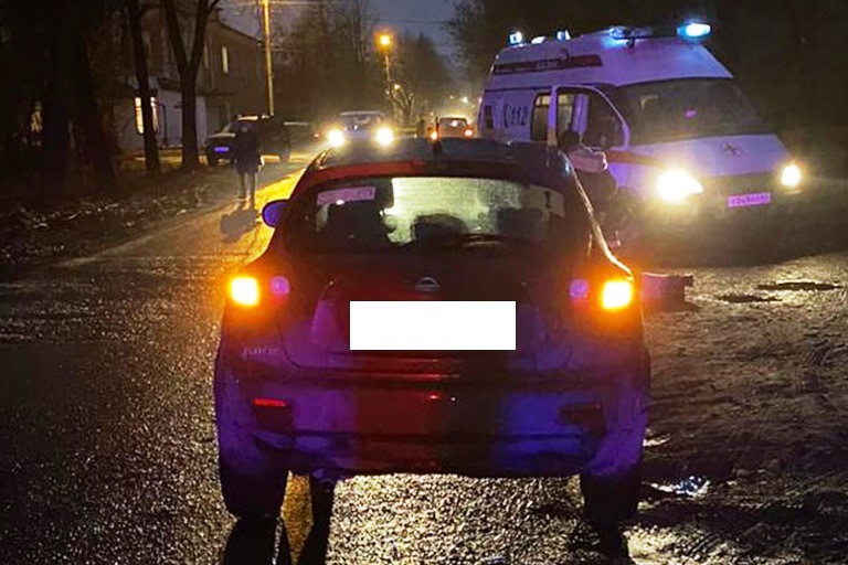 В Твери на улице Мичурина женщина попала под колеса автомобиля