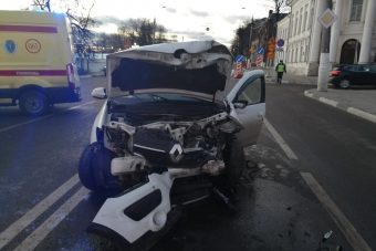 В Заволжском районе Твери столкнулись 4 легковушки