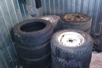 Житель Твери не запер гараж и пожалел об этом