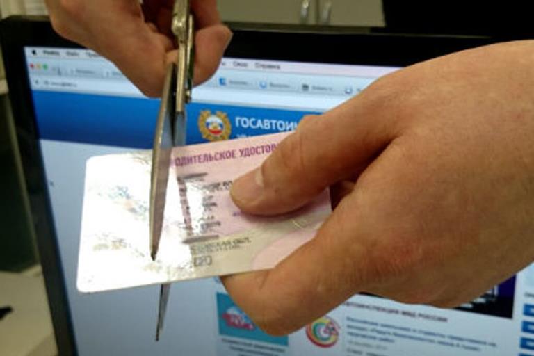 В Тверской области двух наркоманов лишили водительских прав