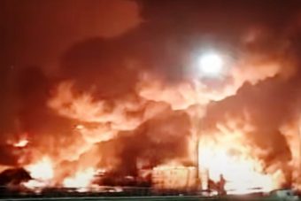 В Твери локализован серьезный пожар площадью возгорания 5 тысяч кв. м.