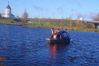 В Твери из воды реки Тьмаки достали тело мужчины