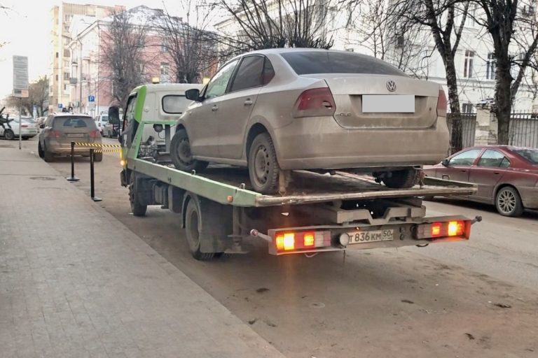 В Твери арестован автомобиль с долгом за парковку в 46 тысяч рублей