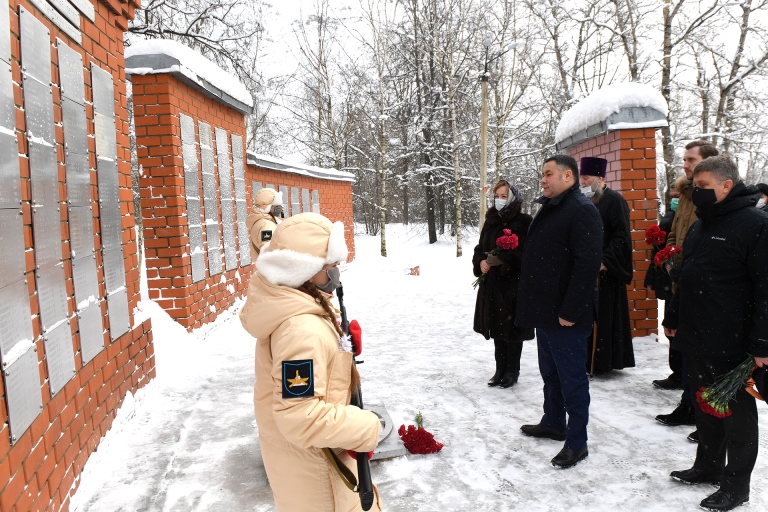 Губернатор Руденя в Торжке почтил память красноармейцев, павших в годы Великой Отечественной войны