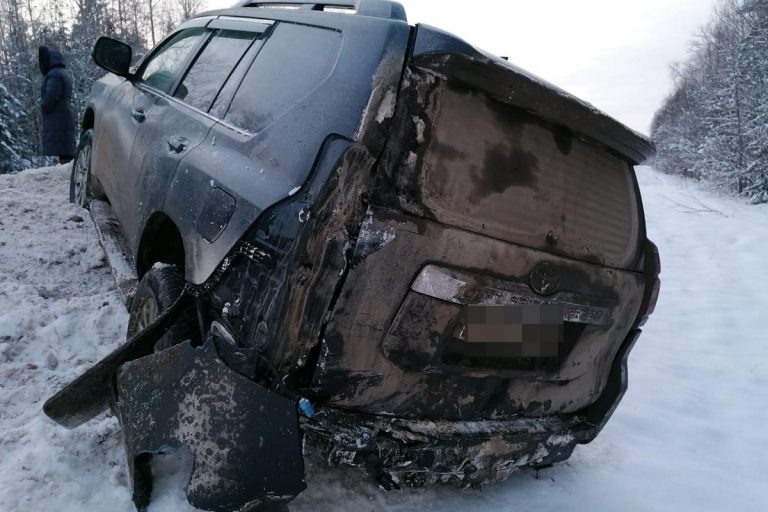 На М-9 в Тверской области Kia "догнал" Toyota
