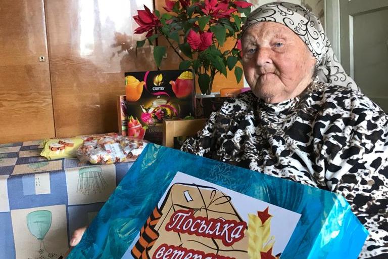 Фронтовичке из Тверской области исполнилось 102 года