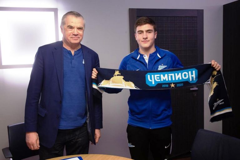 Юный тверской футболист подписал контракт с питерским "Зенитом"