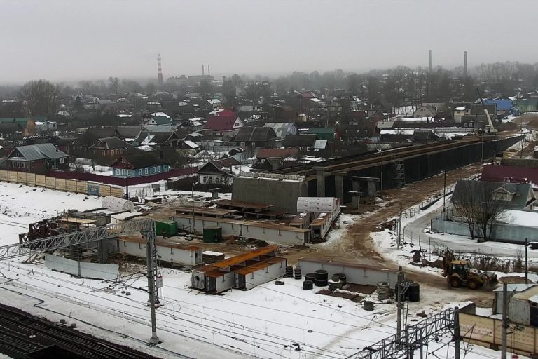 Строительство моста через железную дорогу