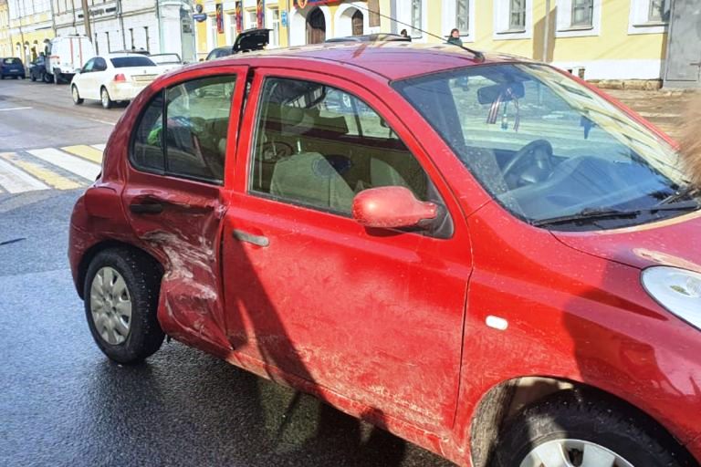 17-летняя девушка получила травмы головы в ДТП в центре Твери