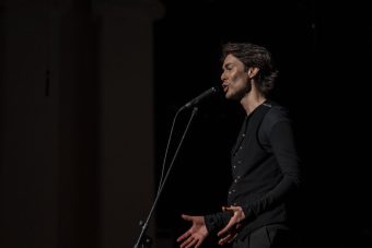 Марк Тишман выступил с моноспектаклем в Твери