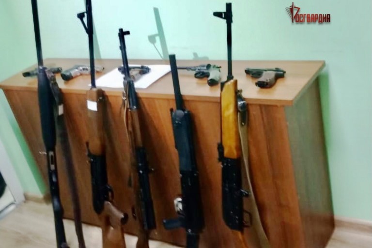 Пулемет - 9,5 тысяч, гранаты по 2 тысячи: жителям Тверской области предложили продать оружие Росгвардии