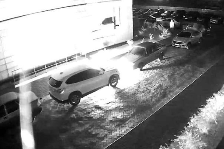 Житель Твери поджег иномарку своей знакомой
