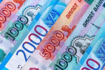 В России будут пять лет печатать новые деньги