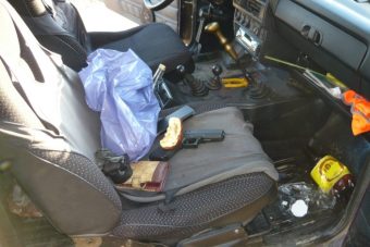 Мужчина застрелил в упор двух человек в подъездах в Тверской области