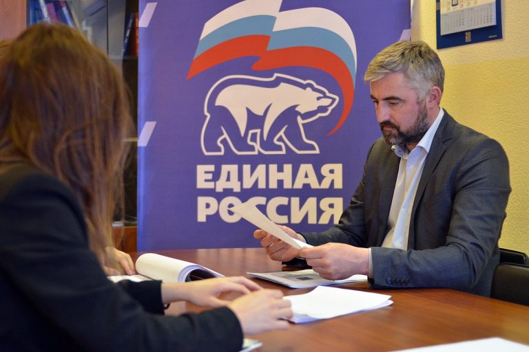 Сергей Аксенов подал документы на участие в предварительном голосовании ЕР