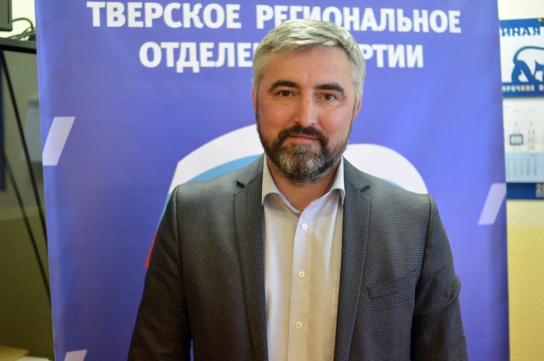 Сергей Аксенов подал документы на участие в предварительном голосовании ЕР