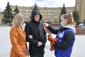 В Твери стартовала акция "Георгиевская ленточка"