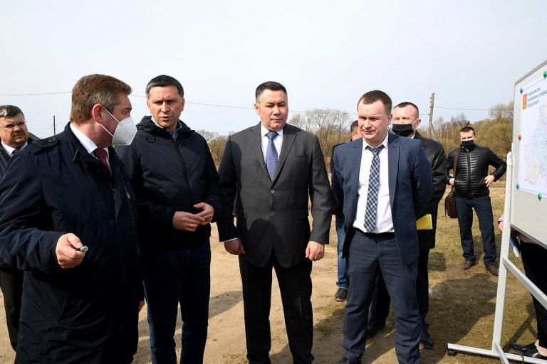 Игорь Руденя и Дмитрий Кобылкин обсудили с сельскими жителями Тверской области обеспечение доступности подключения газа