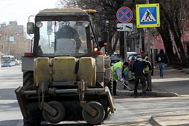 В Твери за неделю восстановили свыше 2350 квадратных метров дорог