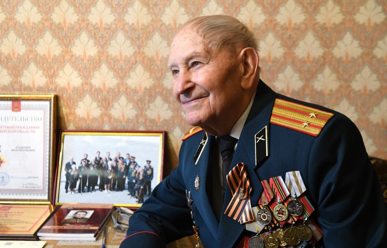 Игорь Руденя лично поздравил фронтовиков с Днем Победы