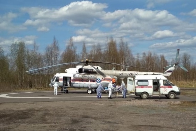 Вертолет санавиации экстренно доставил тяжелобольного пациента из Нелидово в Тверь