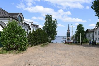 Игорь Руденя проинспектировал ход реставрационных работ на знаменитой колокольне в Калязине