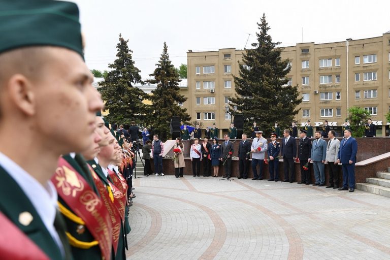 В школах Твери проходят последние звонки
