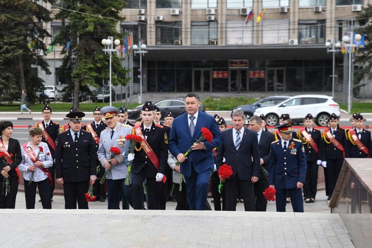 В школах Твери проходят последние звонки
