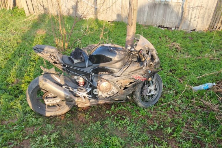 Мужчина без прав пострадал при аварии с мотоциклом под Тверью