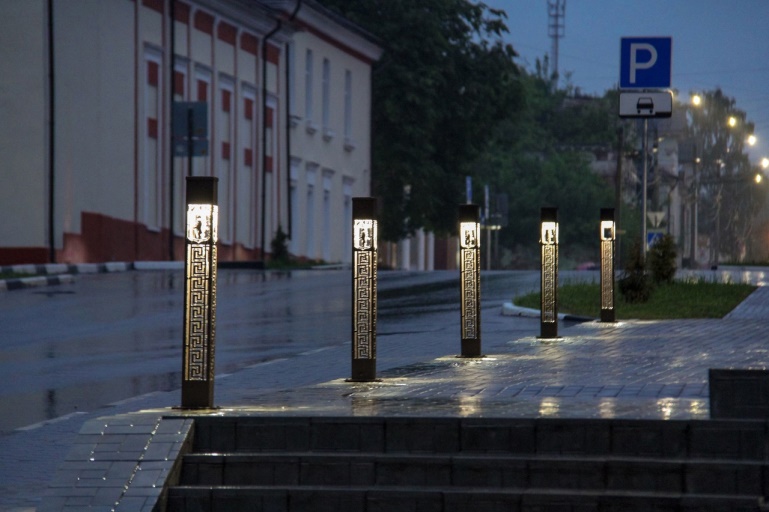 В Тверской области вандалы выламывают из фонарей герб города Ржева
