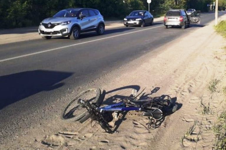 Лишённый прав пьяный водитель «Лады» сбил велосипедиста в Твери