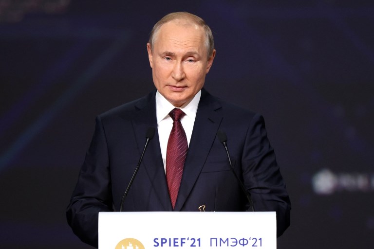 Игорь Руденя принял участие в пленарном заседании ПМЭФ-2021, на котором выступил Президент России Владимир Путин