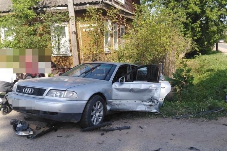 Женщина и полугодовалый ребенок пострадали при столкновении легковушек в Вышнем Волочке