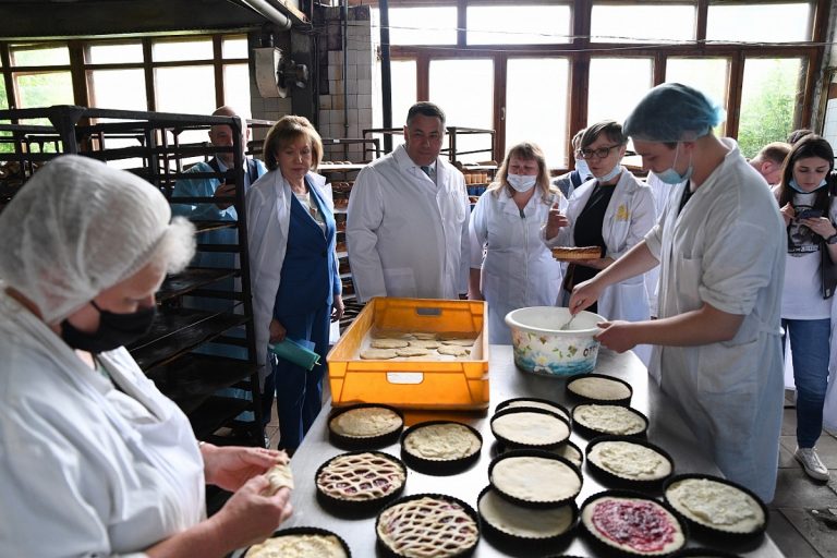 Игорь Руденя поручил помочь Бежецкому хлебокомбинату в запуске новой производственной линии