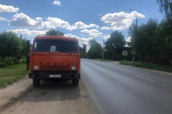 КамАЗ сбил 12-летнюю девочку в Твери