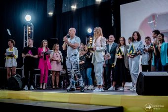 Денис Майданов вручил приз "Молодежи Верхневолжья" Денис Майданов вручил приз "Молодежи Верхневолжья"