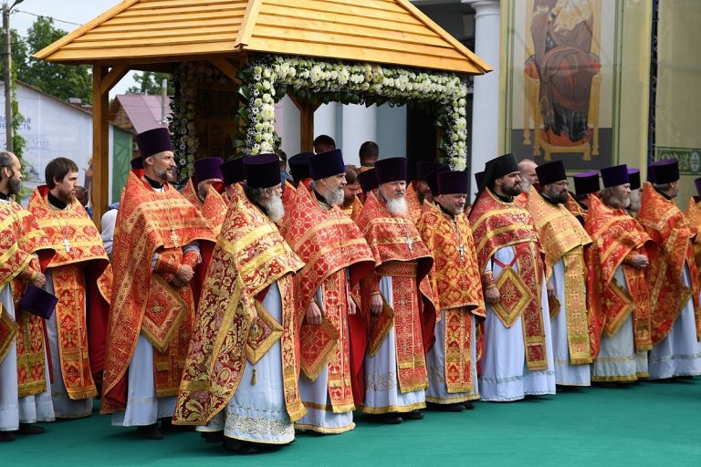 В Тверской области проходят торжества в честь 500-летия обретения мощей святого Макария Калязинского
