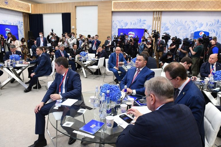 ПМЭФ-2021: Губернатор Игорь Руденя принял участие в стратегической сессии партии «Единая Россия» по инфраструктурным проектам