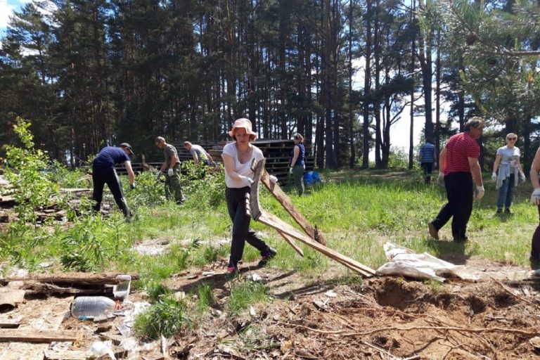 В государственном заказнике "Троеручица" в Тверской области прошел субботник
