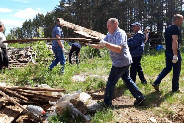 В государственном заказнике "Троеручица" в Тверской области прошел субботник