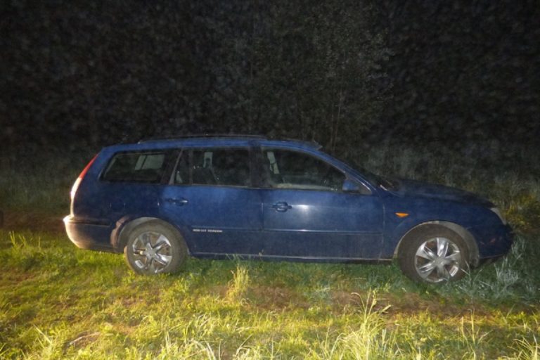 Житель Кимрского района оставил автомобиль незапертым и лишился его