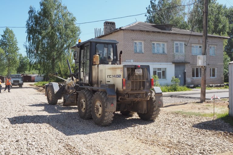 В Зубцове активно ремонтируют дороги