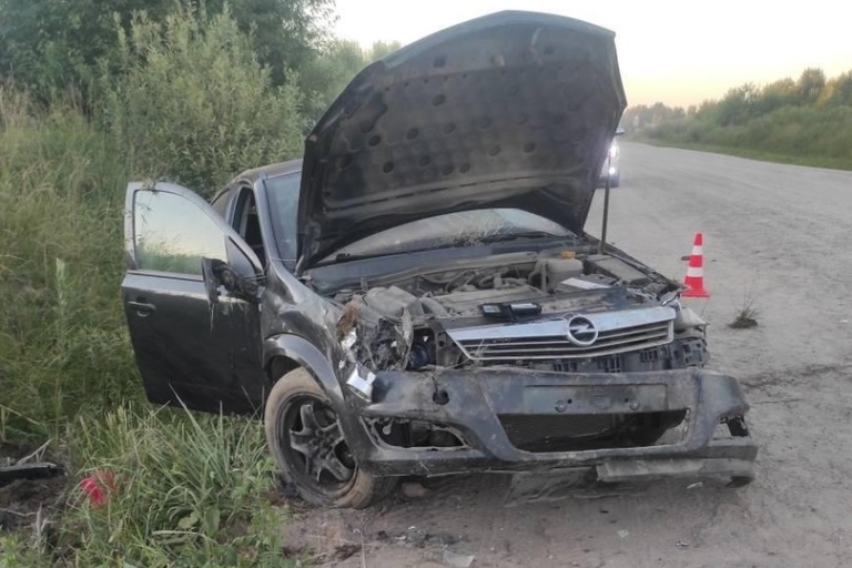 В Тверской области пьяная женщина на иномарке устроила ДТП с пострадавшим